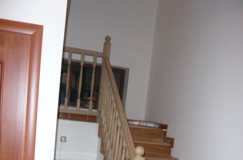 Schodiště + zábradlí jasan