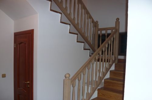 Schodiště + zábradlí jasan