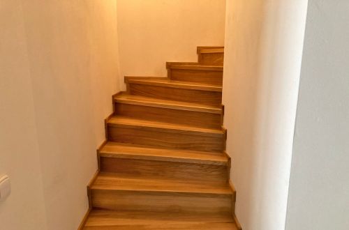 Schodiště dub