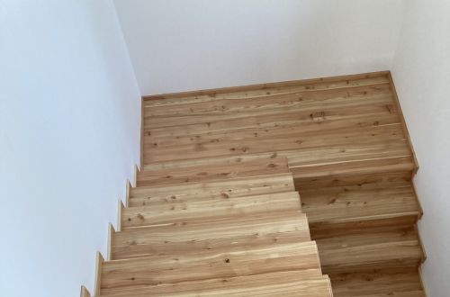 Výroba dřevěného schodiště