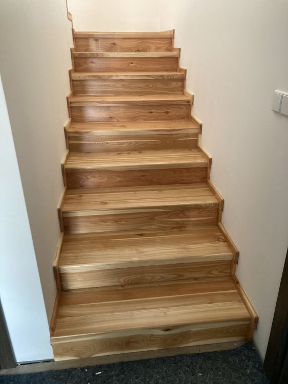 Výroba dřevěného schodiště
