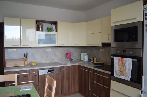 Kuchyň ořech dijon + vanilka lesk