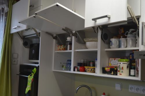 Kuchyň bělený dub - detail aventos hks + hl