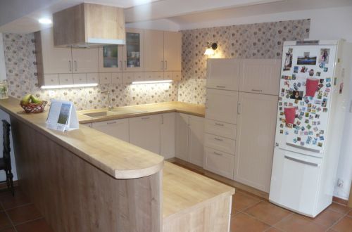 Kuchyň dub hamilton + bílá káva