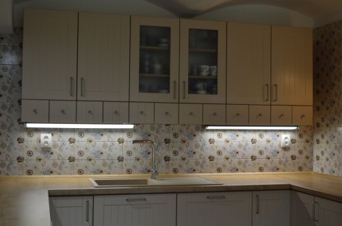 Kuchyň dub hamilton + bílá káva