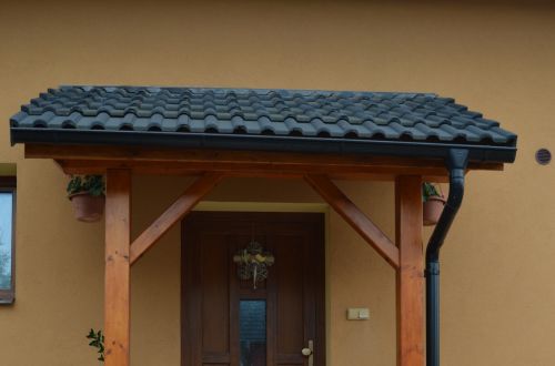 Zastřešení vchodových dveří