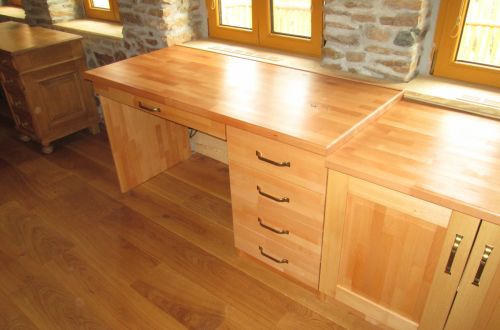 Psací stůl buk masiv