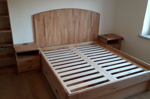 Manželská postel buk masiv